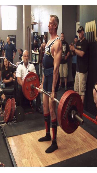 Roy Apseloff Biography
By Strength and Power Hall of Fame. 
Roy Apseloff was born in Cincinnati and raised in Kent, Ohio, the eldest of four children, all athletic.  Roy began his athletic career as a sprinter on the junior and senior high school track teams, 