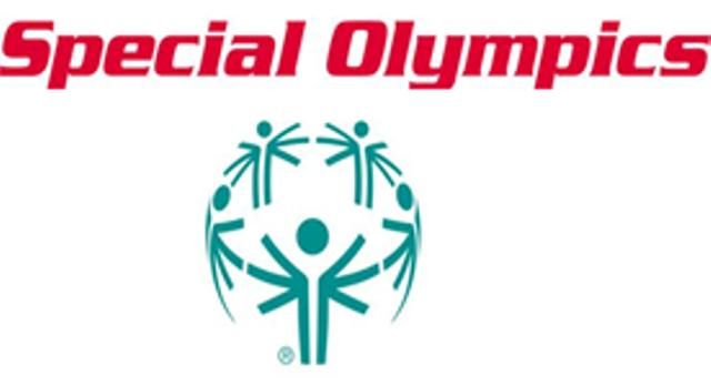 About Powerlifting

Every athlete aims in lifting more weights than the opponent using specific moves. In Special Olympics Powerlifting is much more than deadlift, squat or bench press. It is effort, persistence and loyalty. 

Training, determination and attitude, are the key facts
that define the balance between a successful or a failed attempt. 
